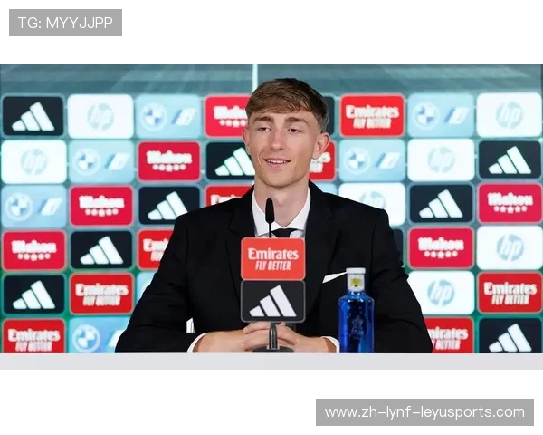 赛前关注赫伊森反歧视活动合影预热马德里德比你来干啥引解读